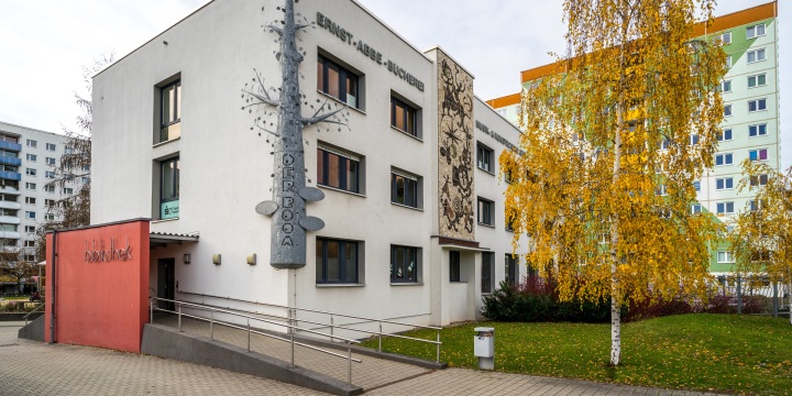 Außenansicht der EAB Stadtteilbibliothek Lobeda   ©JenaKultur/EAB